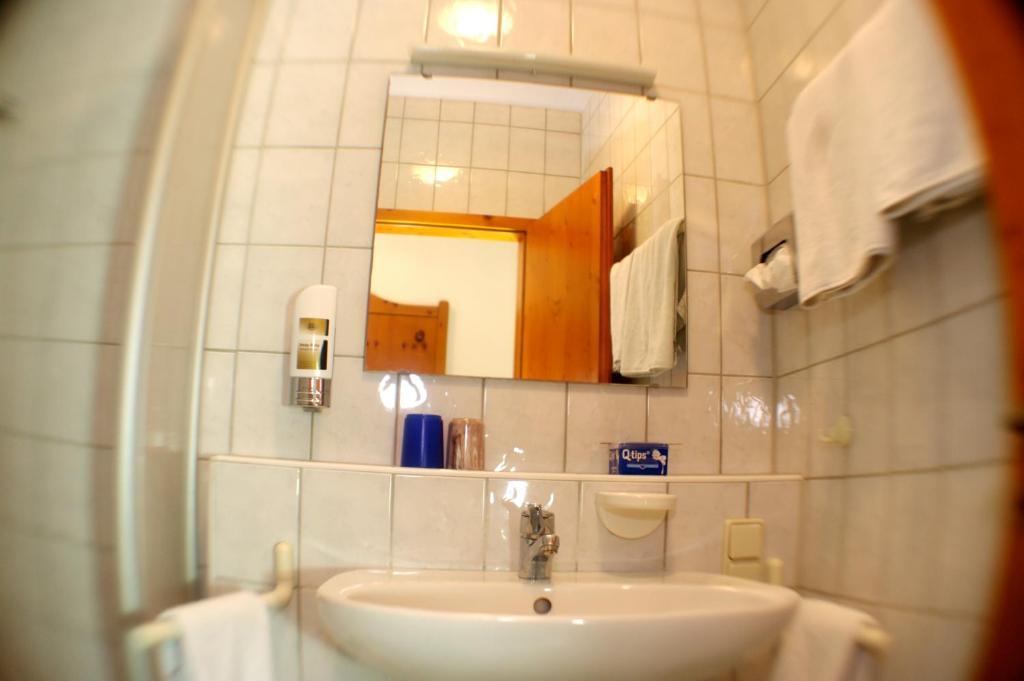 Gasthof Zum Kauzen Ochsenfurt Phòng bức ảnh