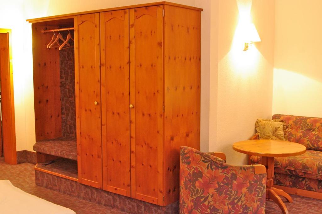 Gasthof Zum Kauzen Ochsenfurt Phòng bức ảnh